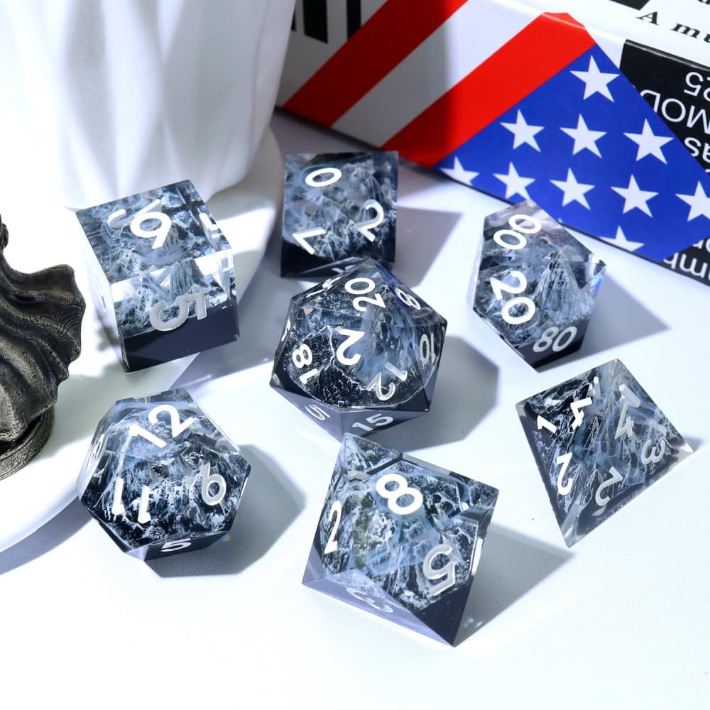 Resin-dice-M-White-6.jpg