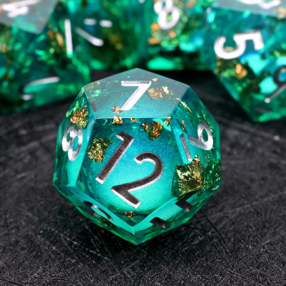 Resin-dice-Liquid2-4.jpg
